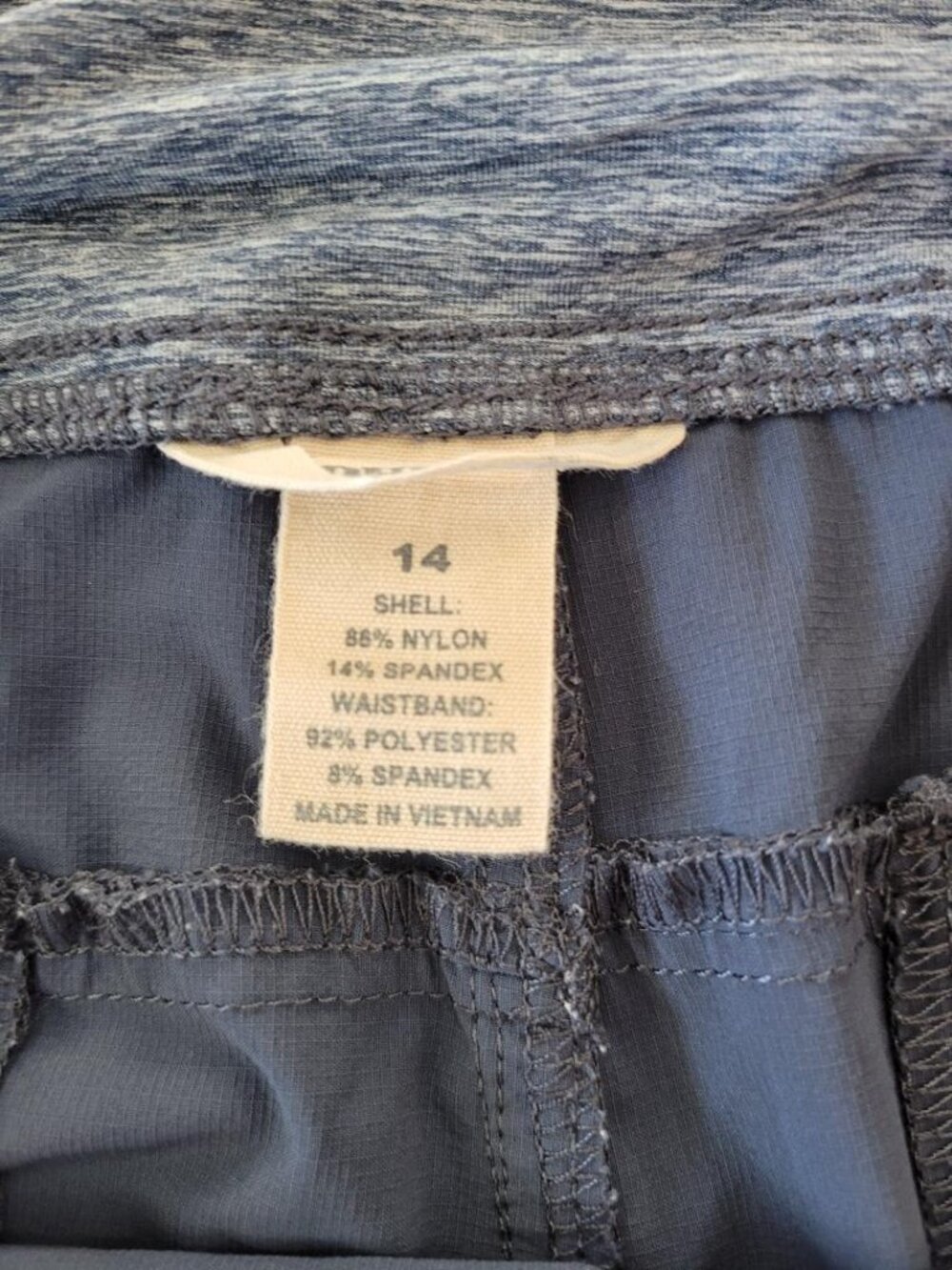 Duluth Trading Women's Armachillo Shorts, Size 14 - Picture 6 of 7